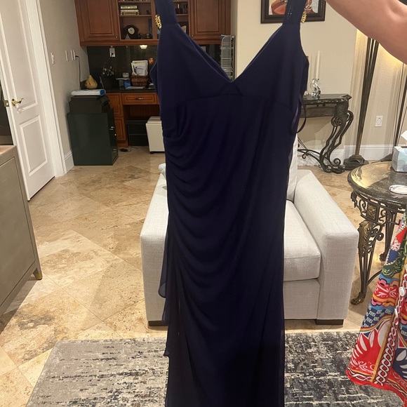 Dress - Picture 2 of 4